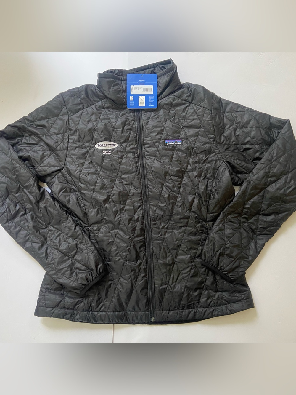NWT Patagonia Woman’s Nano Puff Primaloft Jacket - Company Logo - Large  84215
